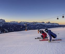 Skifahren-abendrot